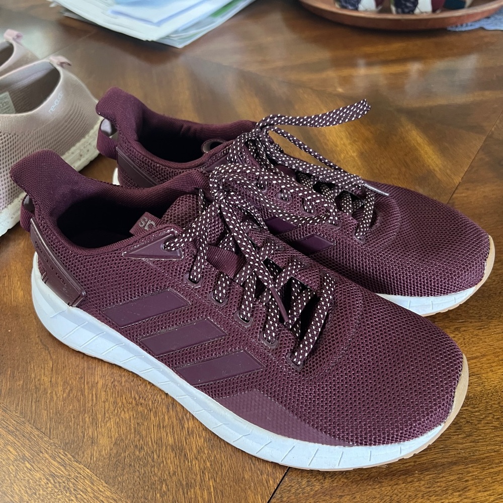 Adidas tennis shoes
